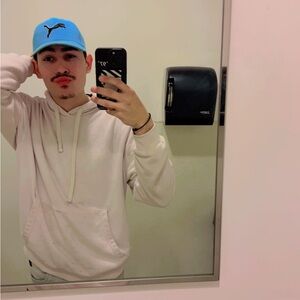 Meet your Posher, Luis